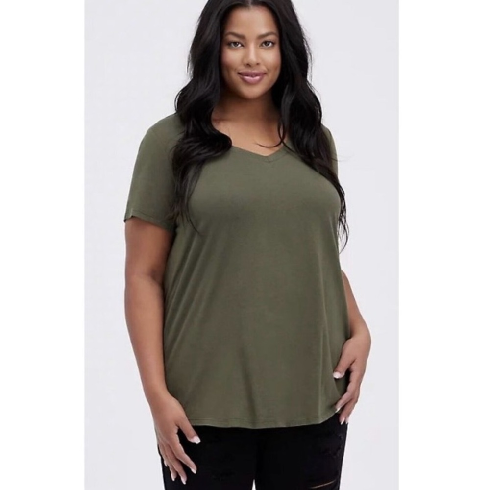Torrid classic fit green tee